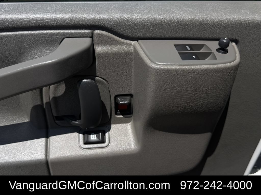Used 2025 GMC Savana 3500 LT w/ LT Preferred Equipment Group RWD image 27