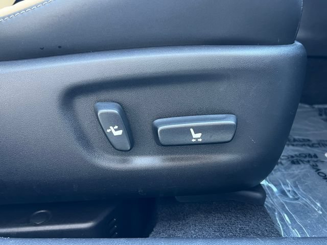 Used 2016 Lexus CT 200h w/ Navigation Package FWD image 48
