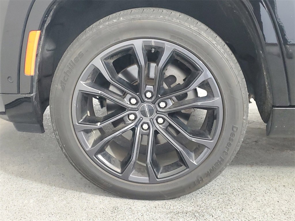 Used 2024 Jeep Grand Wagoneer L Series II w/ Quick Order Packagew 28T image 9