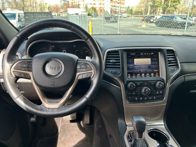 Used 2017 Jeep Grand Cherokee Limited image 11