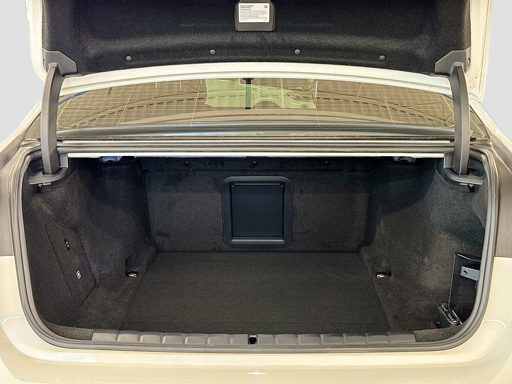 Used 2024 BMW i7 xDrive60 AWD/4WD image 28