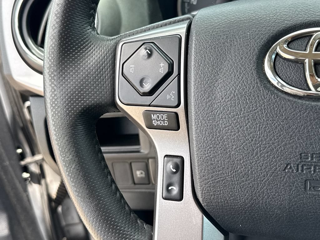 Used 2018 Toyota Tacoma SR5 RWD image 15