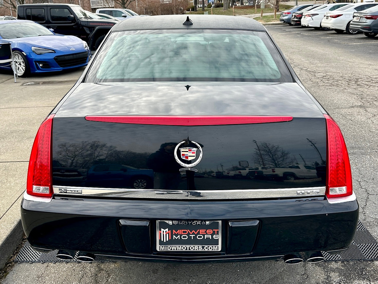 Used 2011 Cadillac DTS Limousine image 10