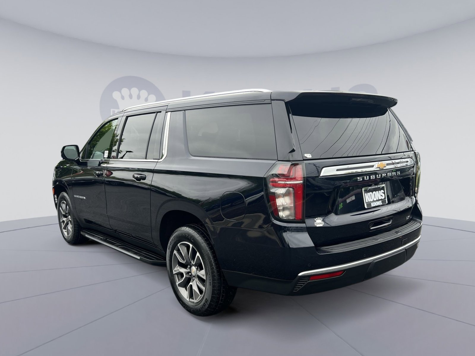 Used 2023 Chevrolet Suburban LT w/ LT Signature Package AWD/4WD image 14