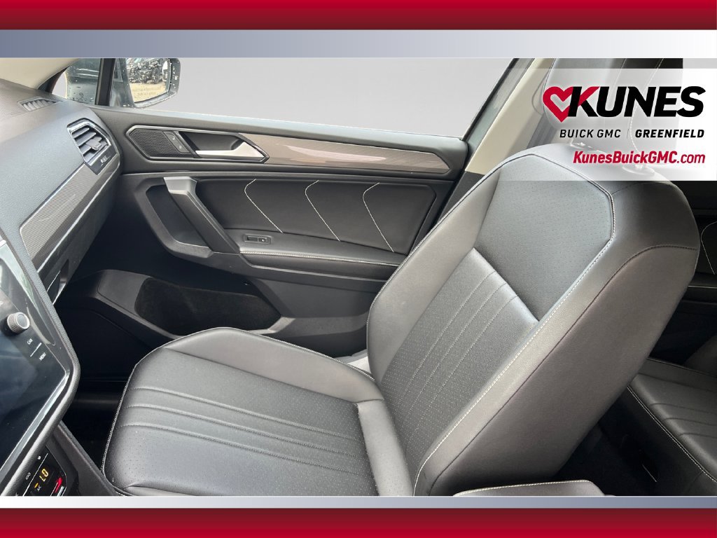 Used 2023 Volkswagen Tiguan SE AWD/4WD image 24