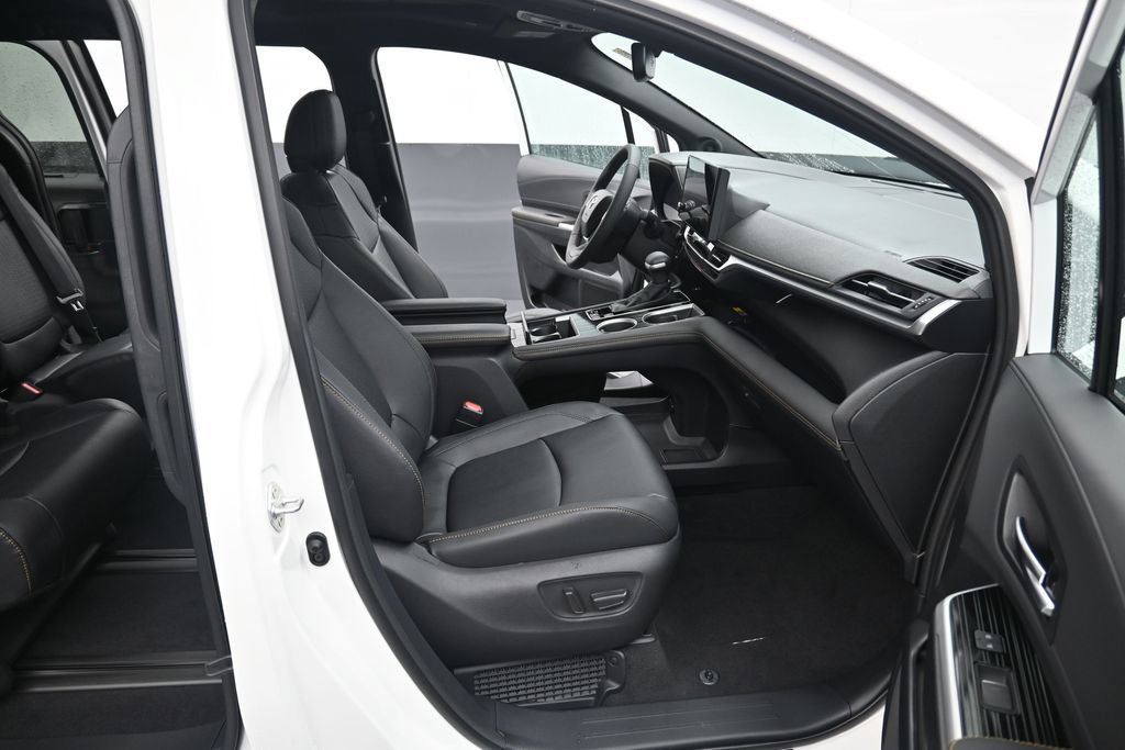 Certified 2026 Toyota Sienna XLE Woodland Edition AWD/4WD image 33