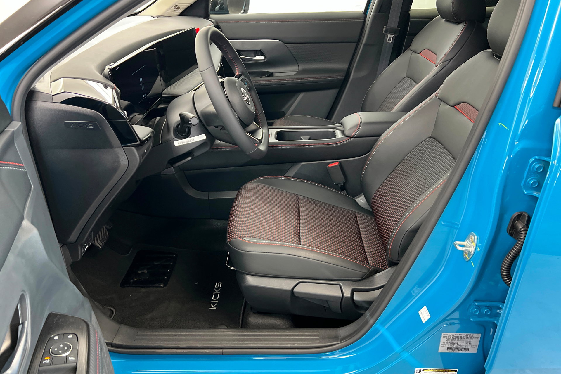 New 2026 Nissan Kicks SR w/ Cold Weather Package AWD/4WD image 17