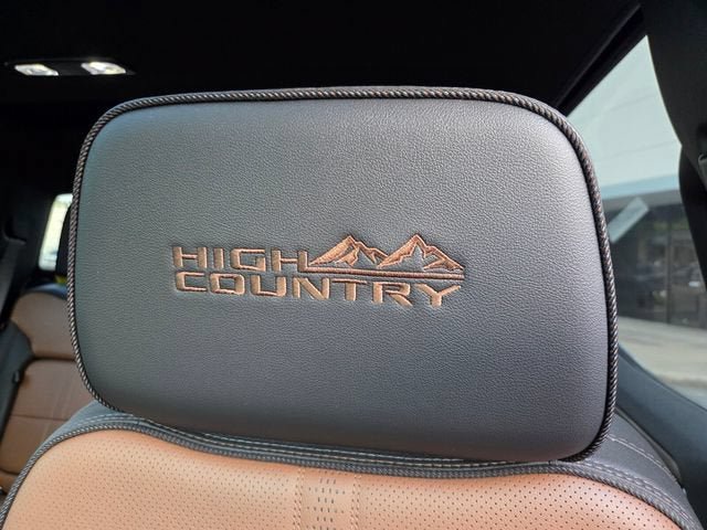 Used 2026 Chevrolet Silverado 1500 High Country w/ High Country Premium Package AWD/4WD image 12