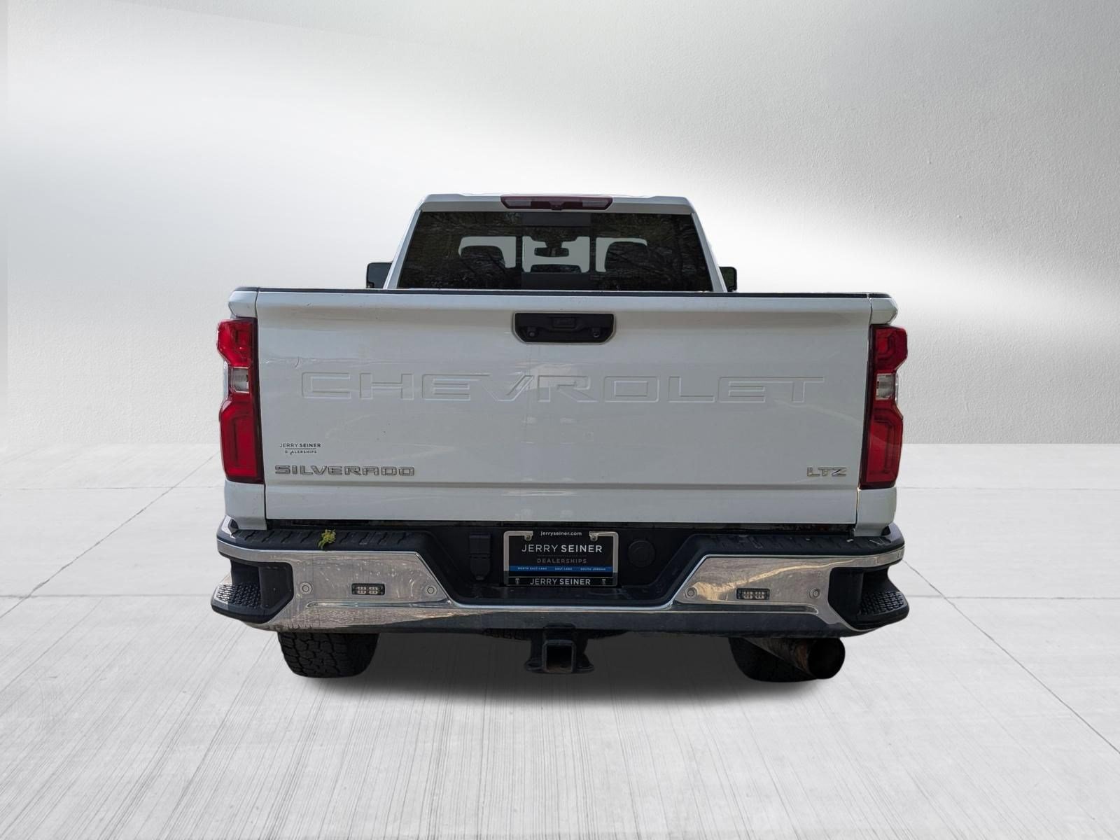 Used 2023 Chevrolet Silverado 3500 LTZ w/ LTZ Plus Package image 5