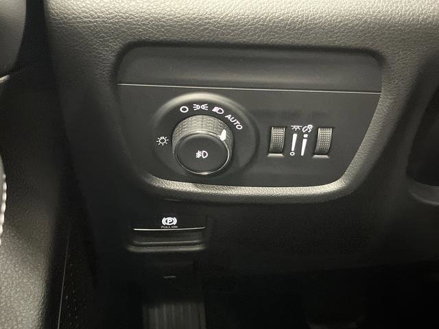 New 2025 Jeep Grand Cherokee L Limited w/ Luxury Tech Group II image 25