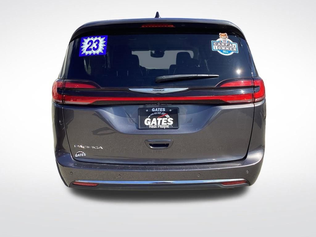 Used 2023 Chrysler Pacifica Touring-L FWD image 9