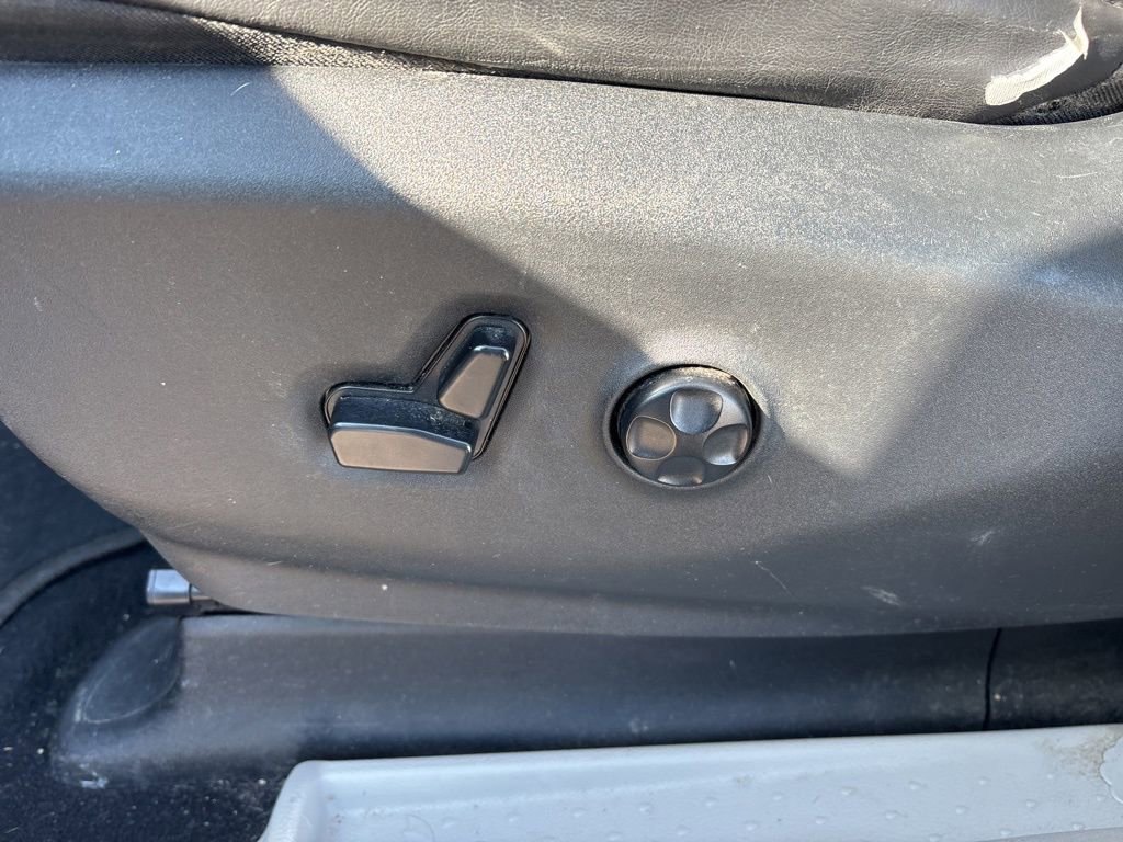 Used 2017 Chrysler Pacifica Limited w/ Tire & Wheel Group image 21