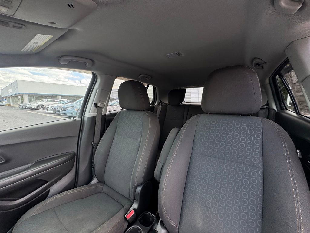 Used 2022 Chevrolet Trax LS w/ Tint and Cruise Package AWD/4WD image 15