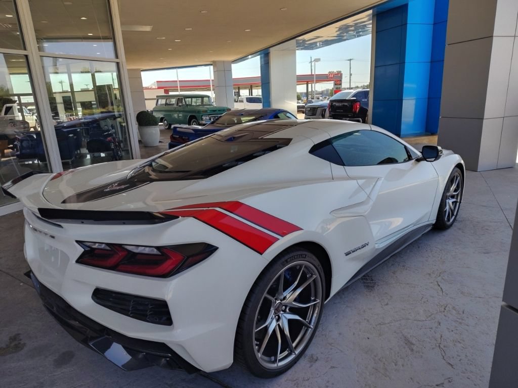 New 2027 Chevrolet Corvette Grand Sport w/ Z52 Sport Performance Package RWD image 5