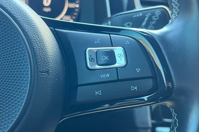 Used 2019 Volkswagen Golf R 4-Door image 29