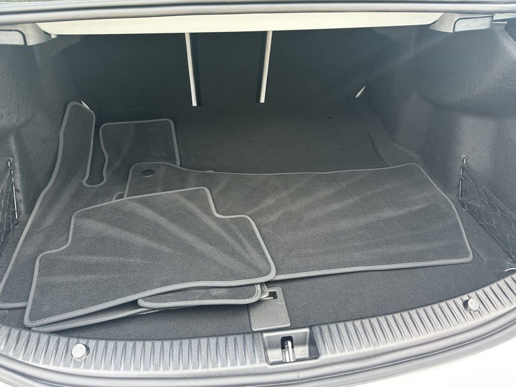 Used 2018 Mercedes-Benz C 300 Sedan image 21