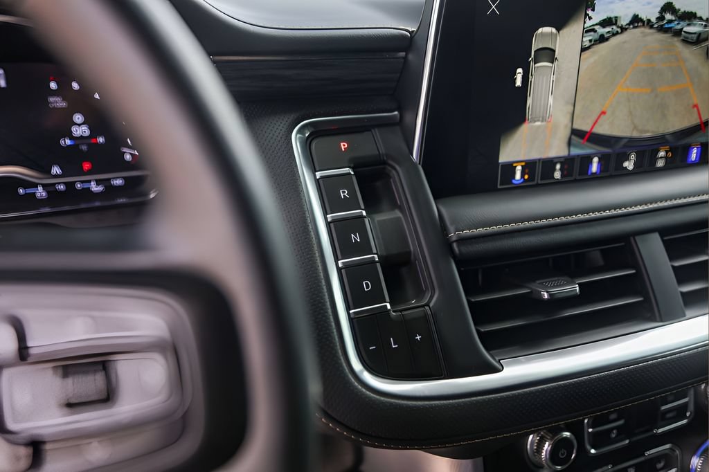 Used 2023 GMC Yukon SLT w/ SLT Luxury Package RWD image 18