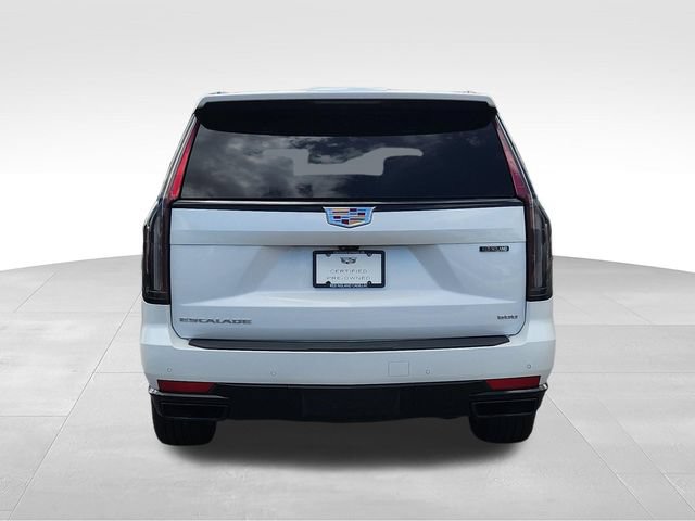 Used 2023 Cadillac Escalade Sport Platinum w/ Heavy-Duty Trailer Package AWD/4WD image 4