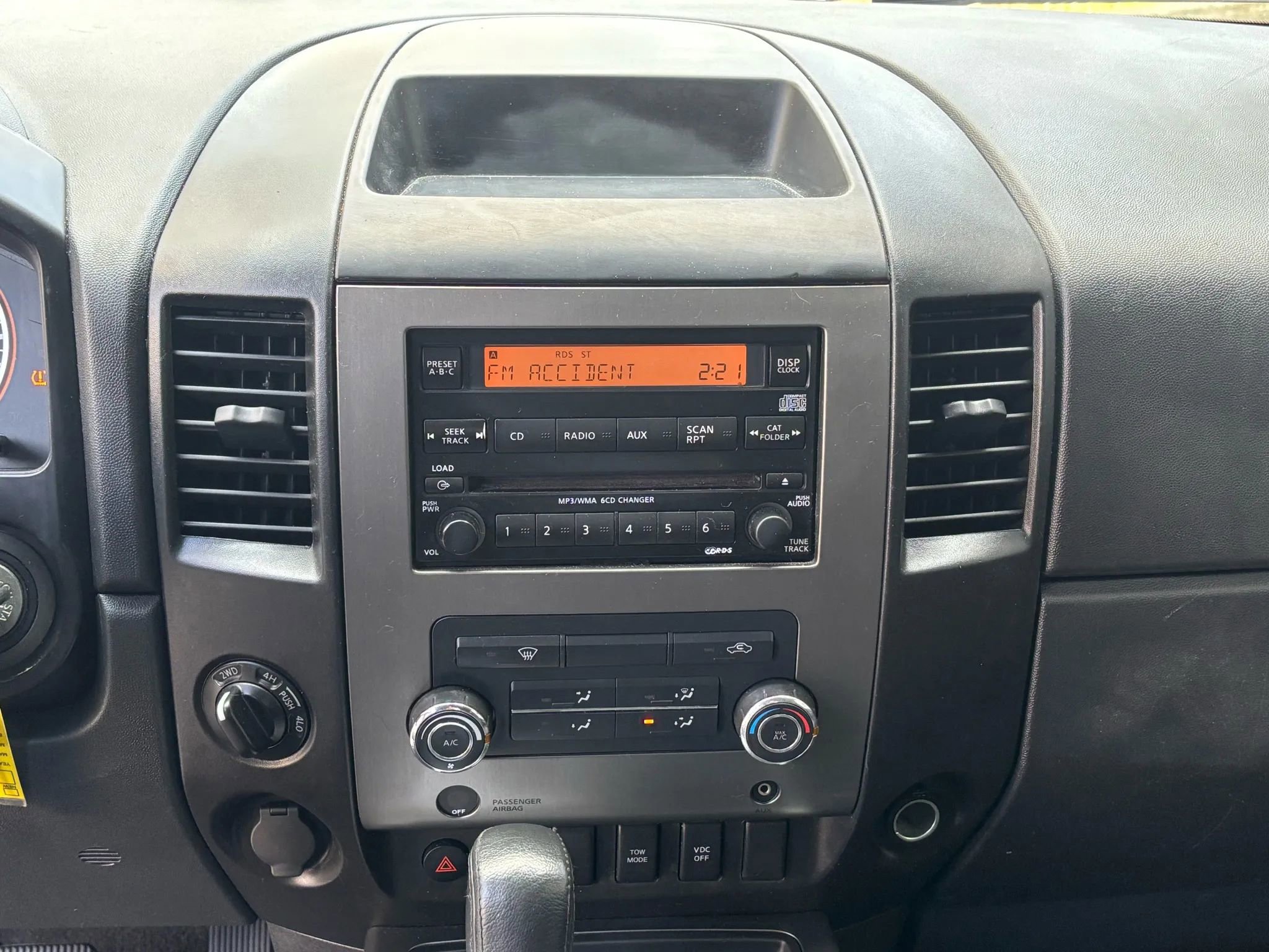 Used 2011 Nissan Titan SV w/ SV Value Truck Pkg image 26