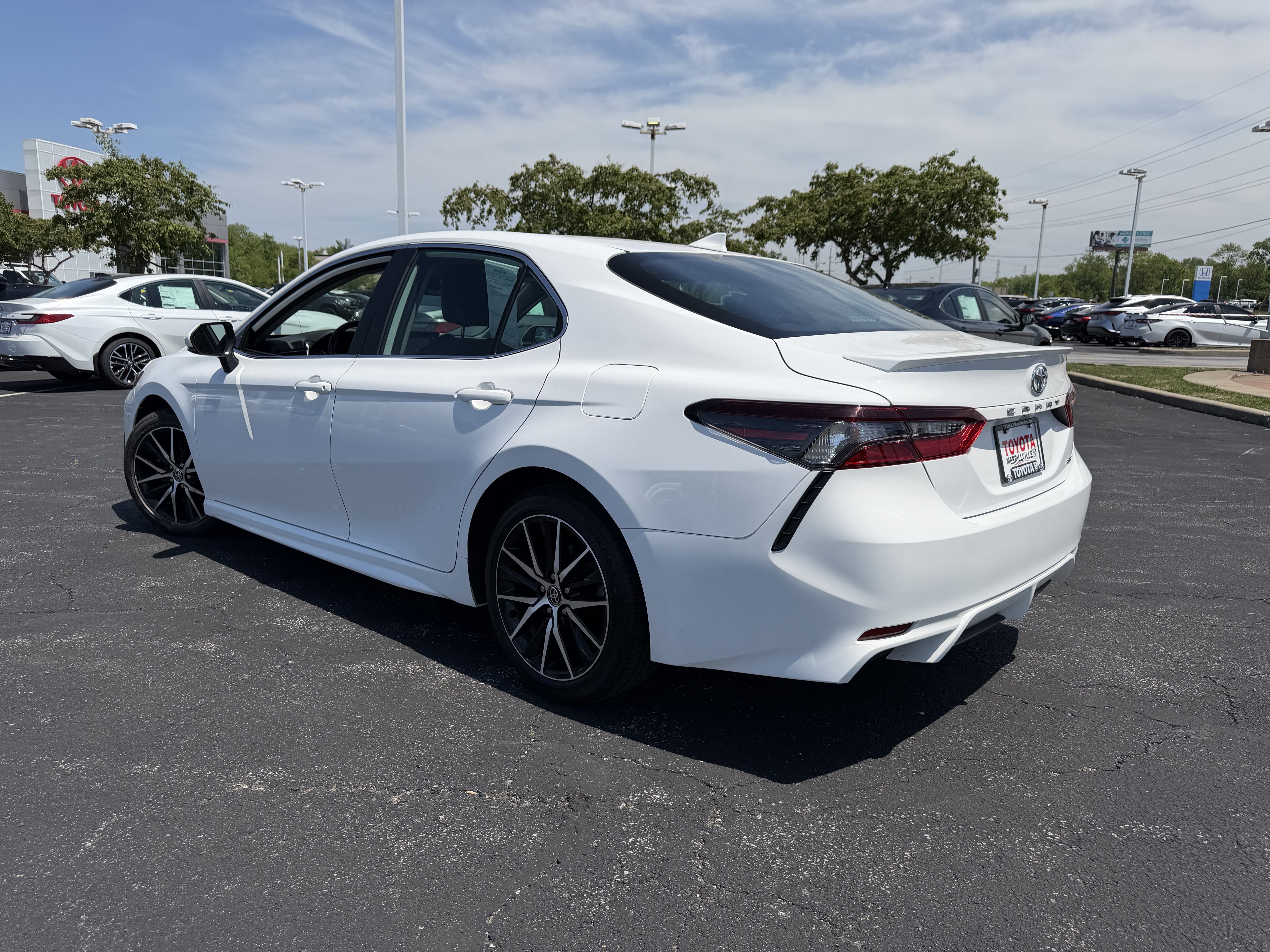 Certified 2023 Toyota Camry SE FWD image 5