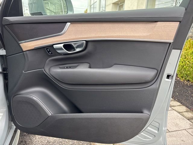 Used 2025 Volvo XC90 B6 Plus AWD/4WD image 16