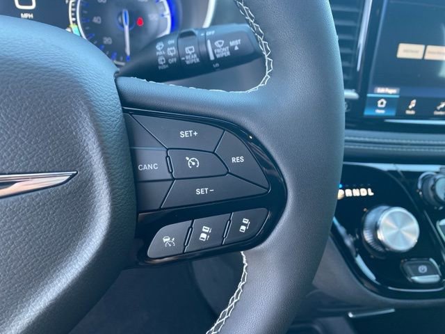 New 2026 Chrysler Pacifica Select image 17