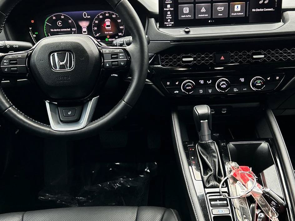 Used 2025 Honda Accord Touring image 10