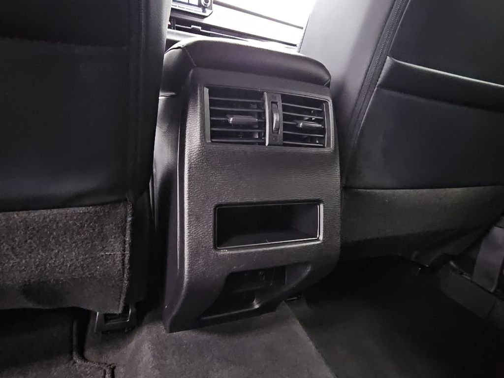 Used 2024 Mitsubishi Outlander SE image 32