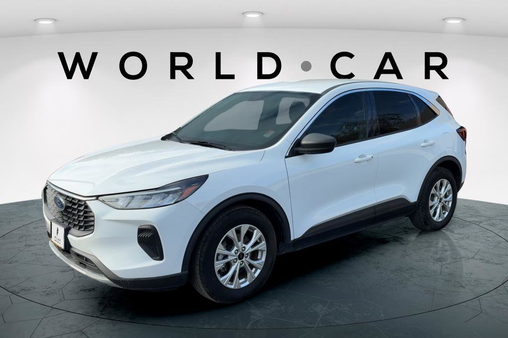 Used 2023 Ford Escape Active image 3