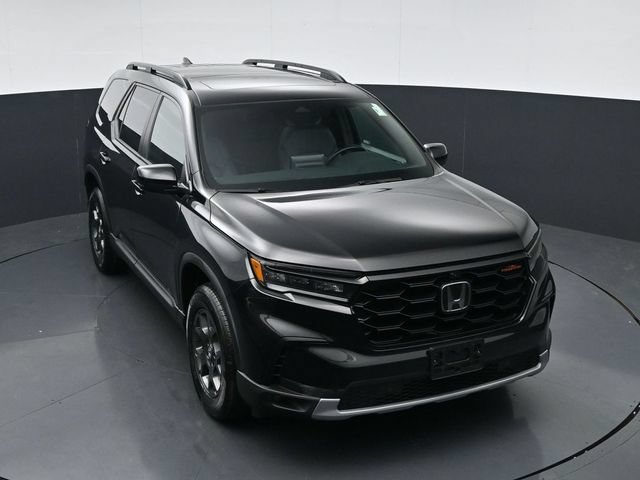 Used 2025 Honda Pilot TrailSport image 36