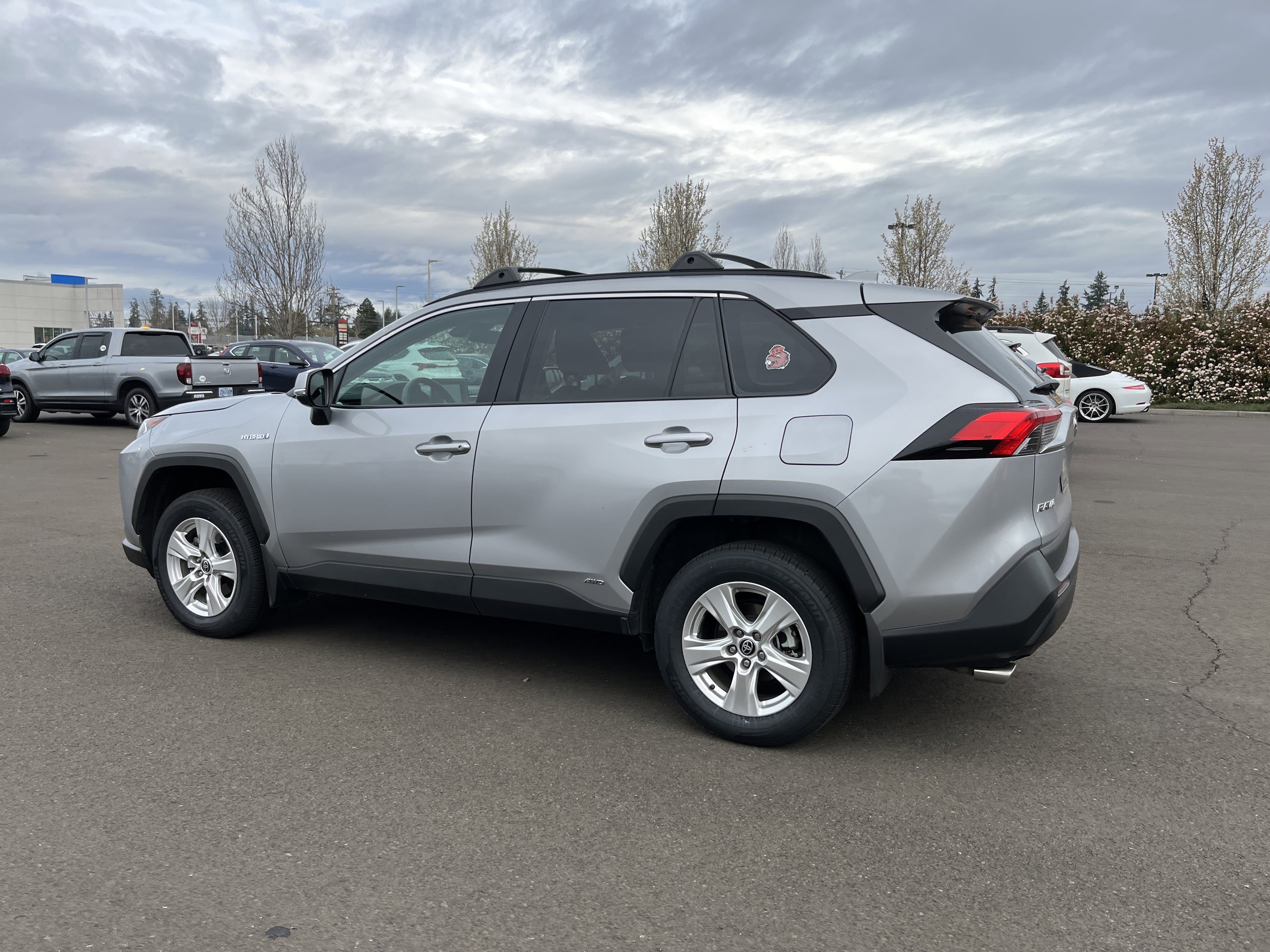 Used 2021 Toyota RAV4 XLE w/ Convenience Package image 6