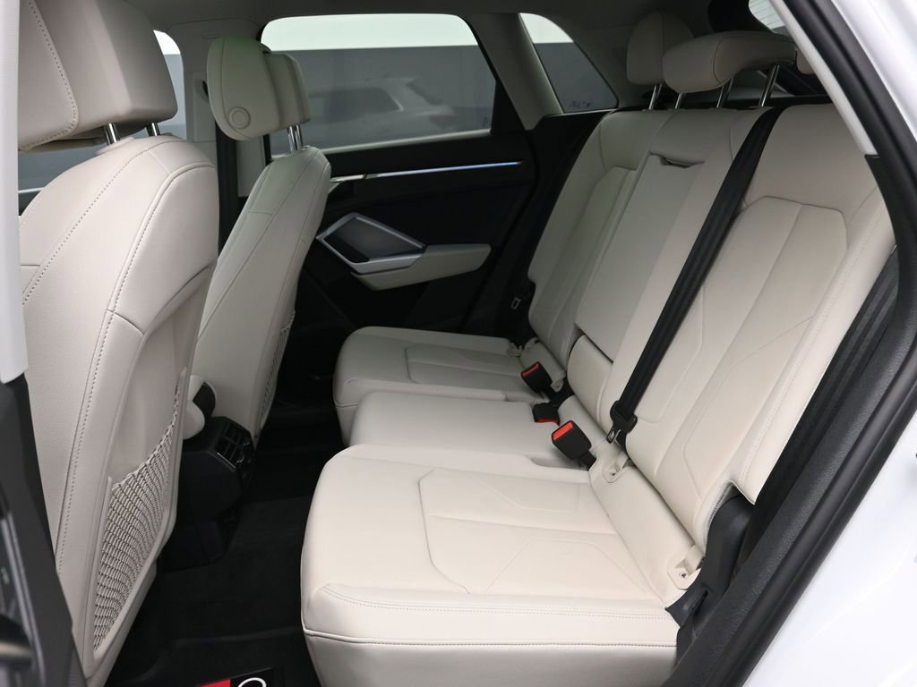 Used 2024 Audi Q3 2.0T Premium Plus w/ Premium Plus Package image 8