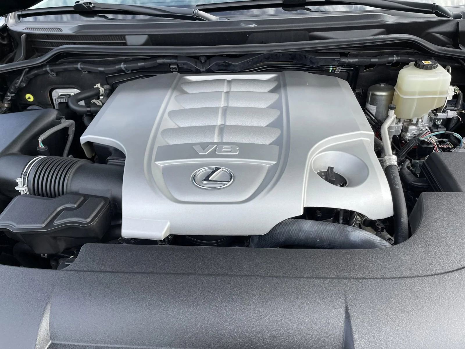 Used 2021 Lexus LX 570 4WD w/ Luxury Package image 52