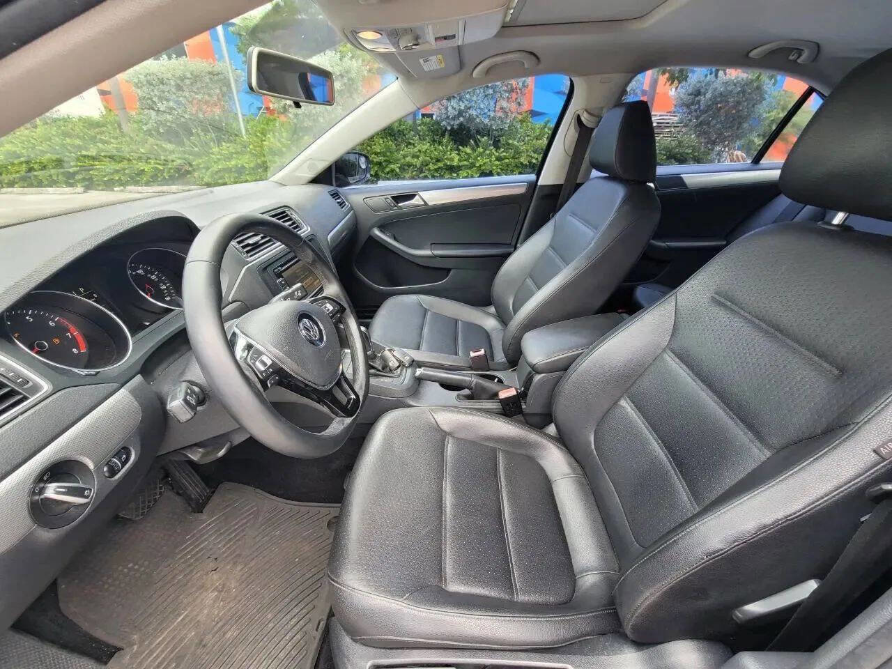 Used 2015 Volkswagen Jetta Sport FWD image 14