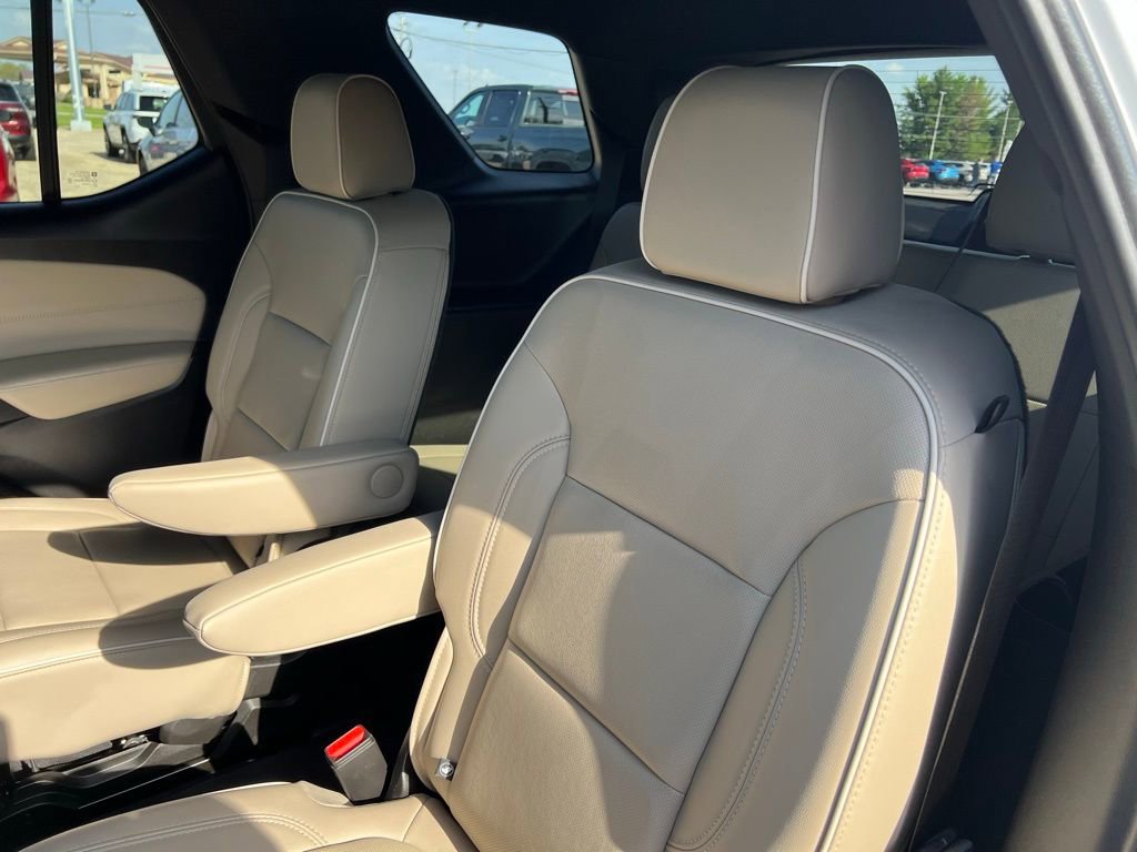 Used 2023 Chevrolet Traverse Premier AWD/4WD image 25