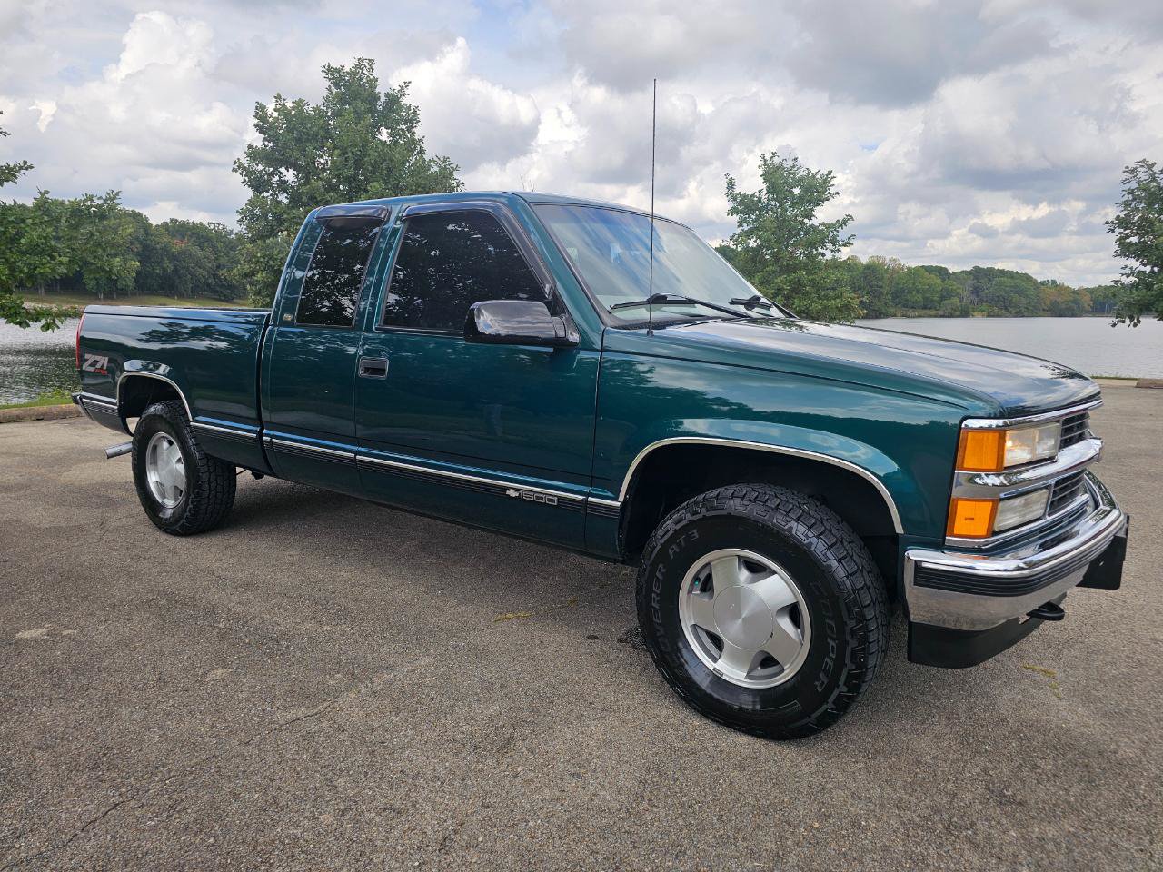 Used 1998 Chevrolet Silverado 1500 4x4 Extended Cab w/ Preferred Equipment Group 2 image 2