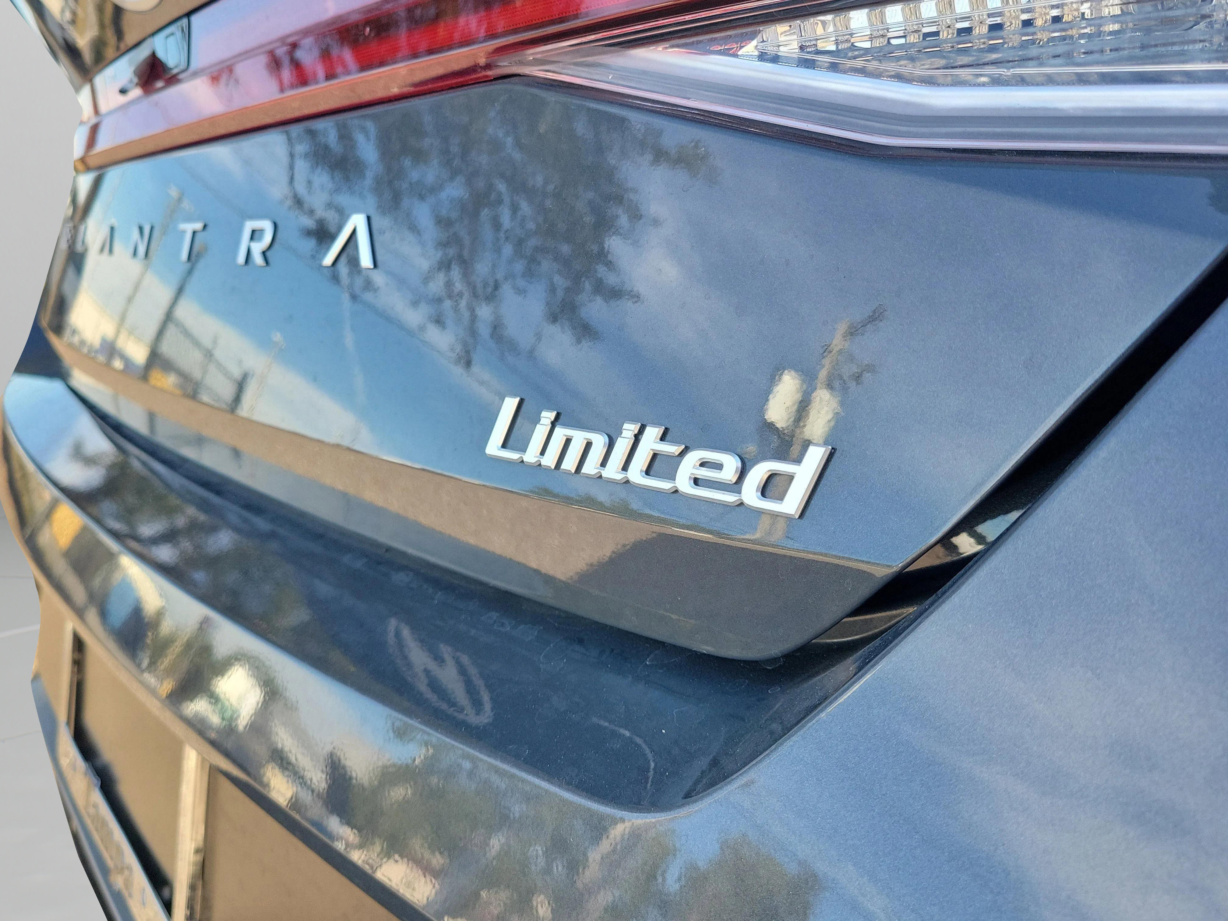 New 2026 Hyundai Elantra Limited image 5