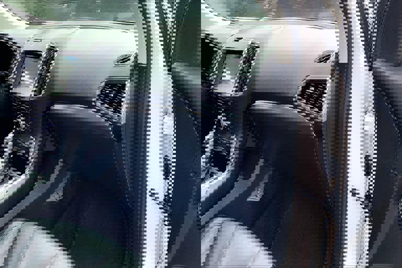 Used 2017 Ford Edge Titanium w/ Technology Package image 32