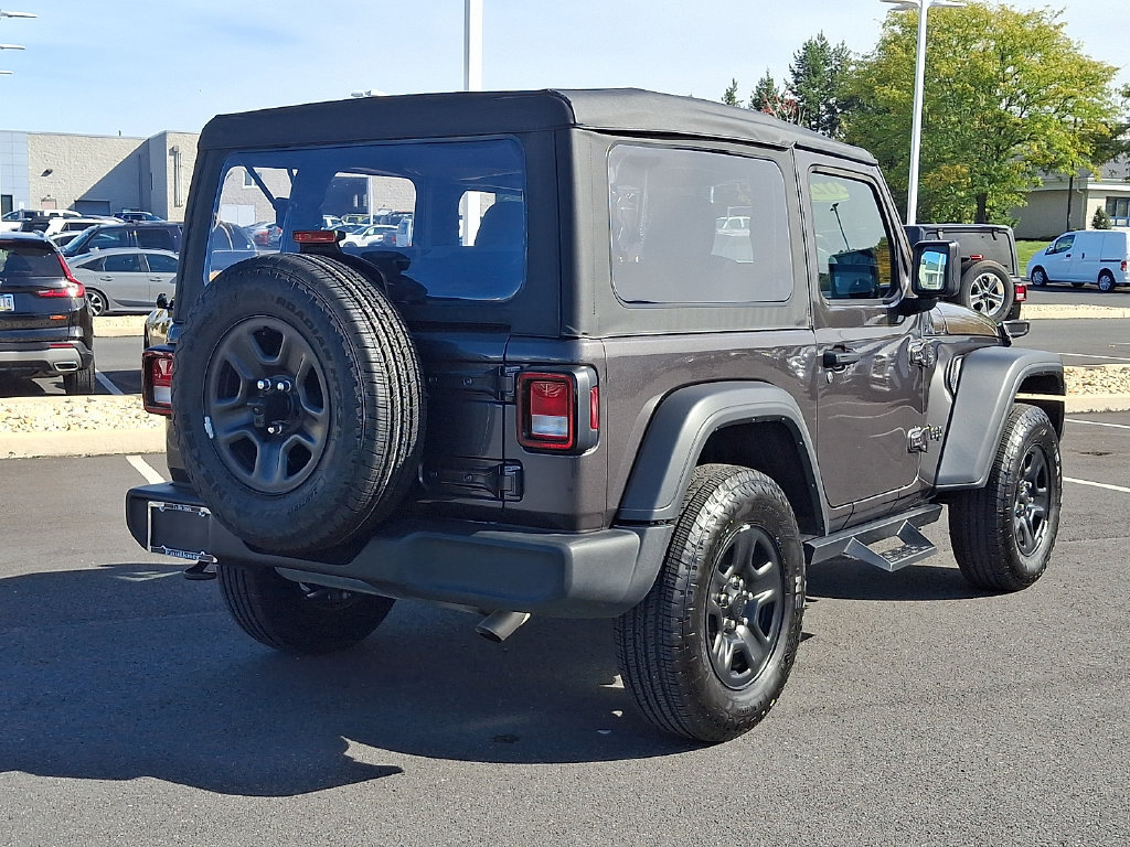 Used 2025 Jeep Wrangler Sport AWD/4WD image 6