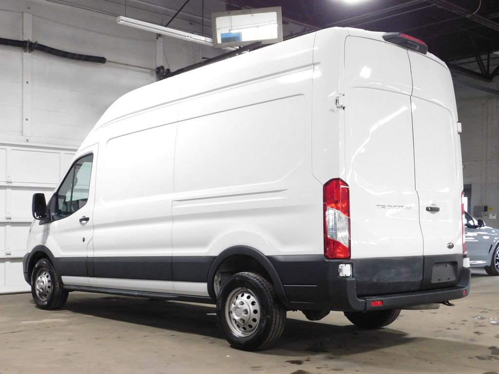 Used 2022 Ford Transit 250 AWD image 9