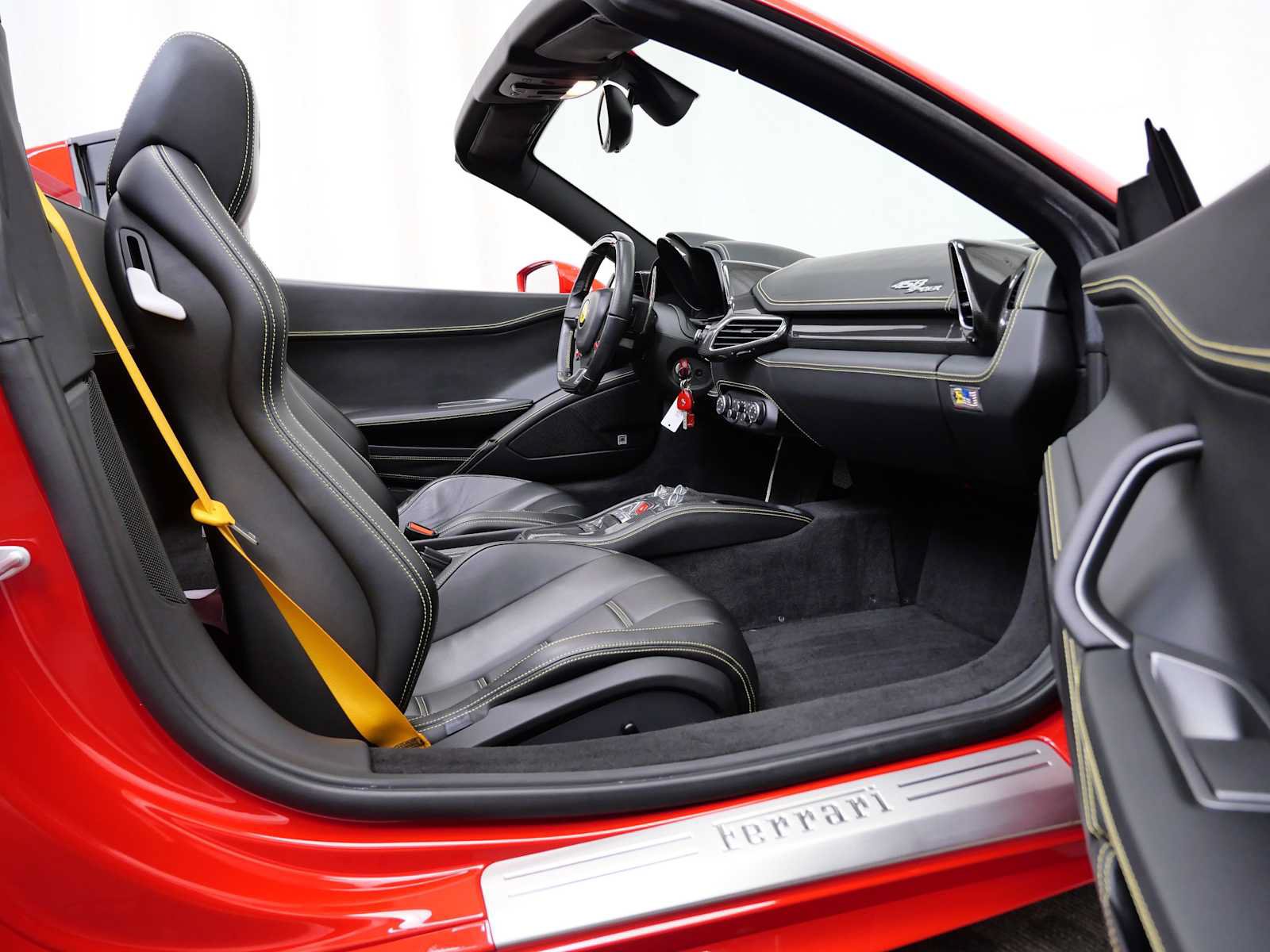 Certified 2015 Ferrari 458 Spider RWD image 15