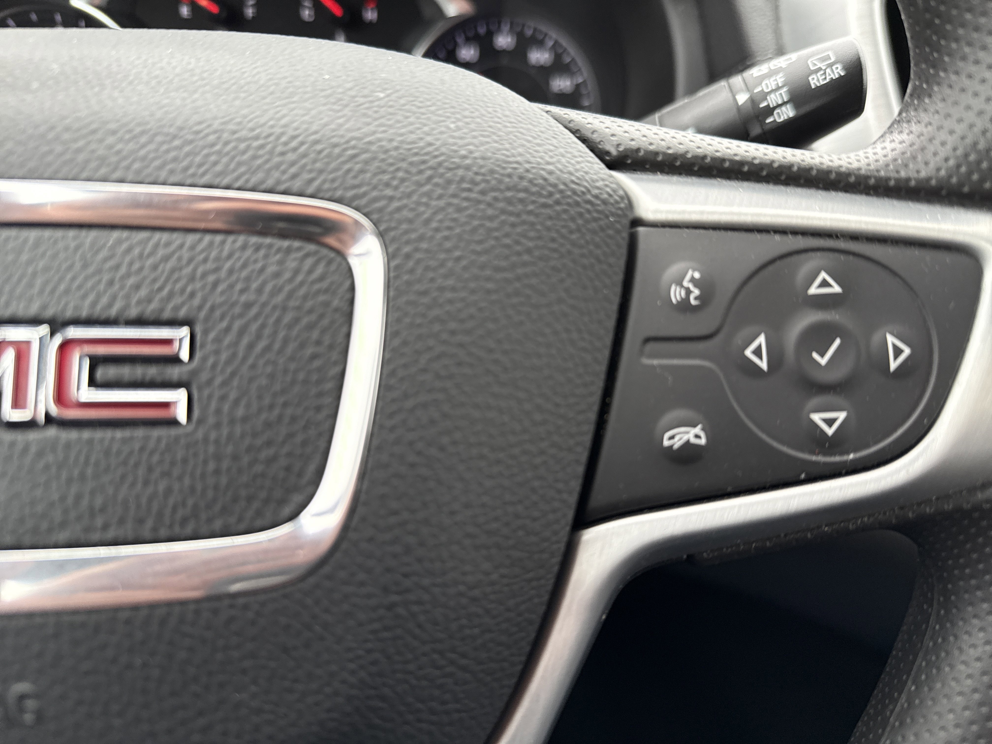 Used 2022 GMC Terrain SLE w/ Driver Convenience Package image 19