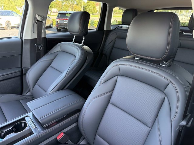 New 2026 Lincoln Nautilus Premier AWD/4WD image 12