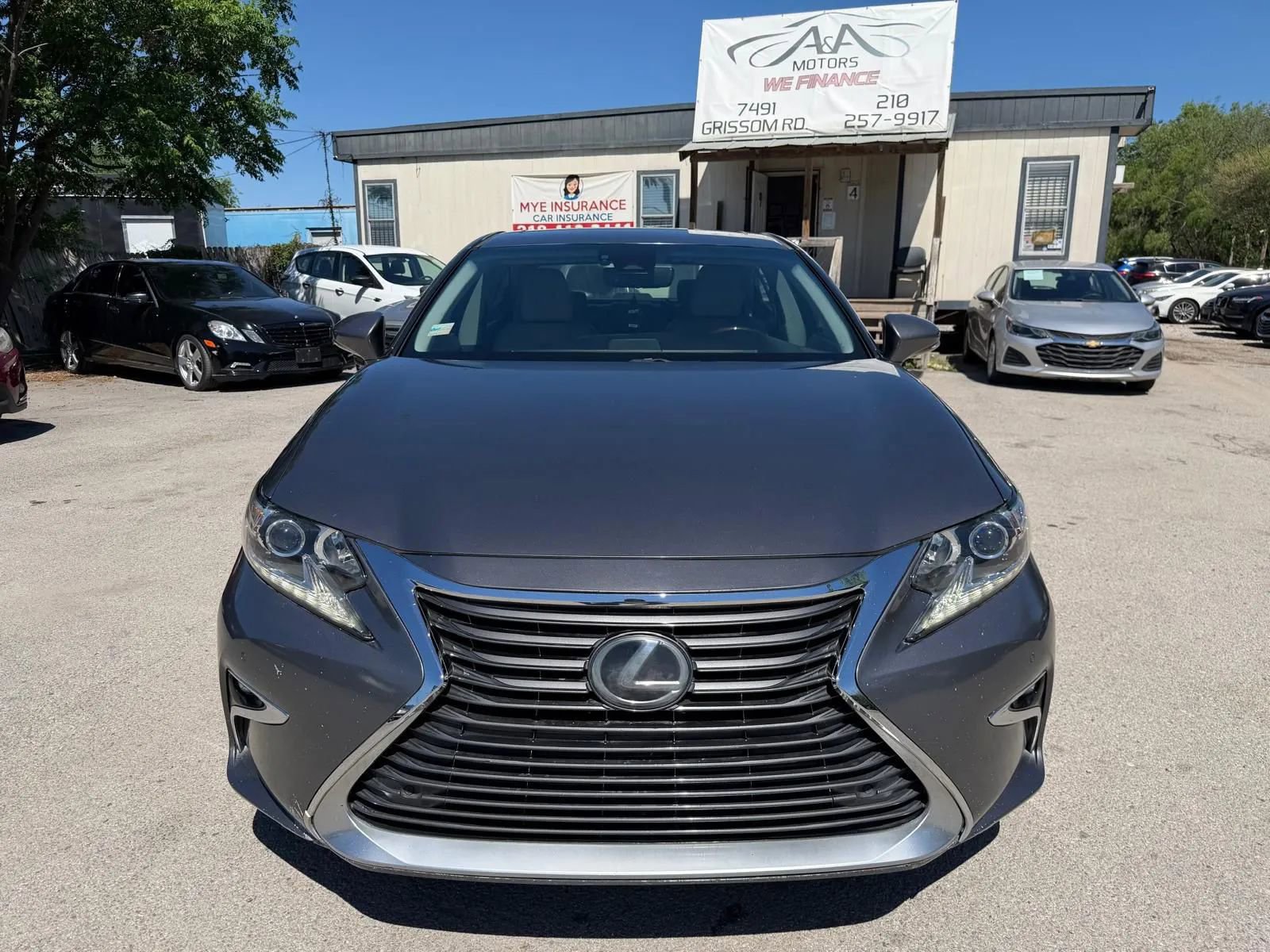Used 2016 Lexus ES 350 w/ Premium Package w/Wood Trim FWD image 1