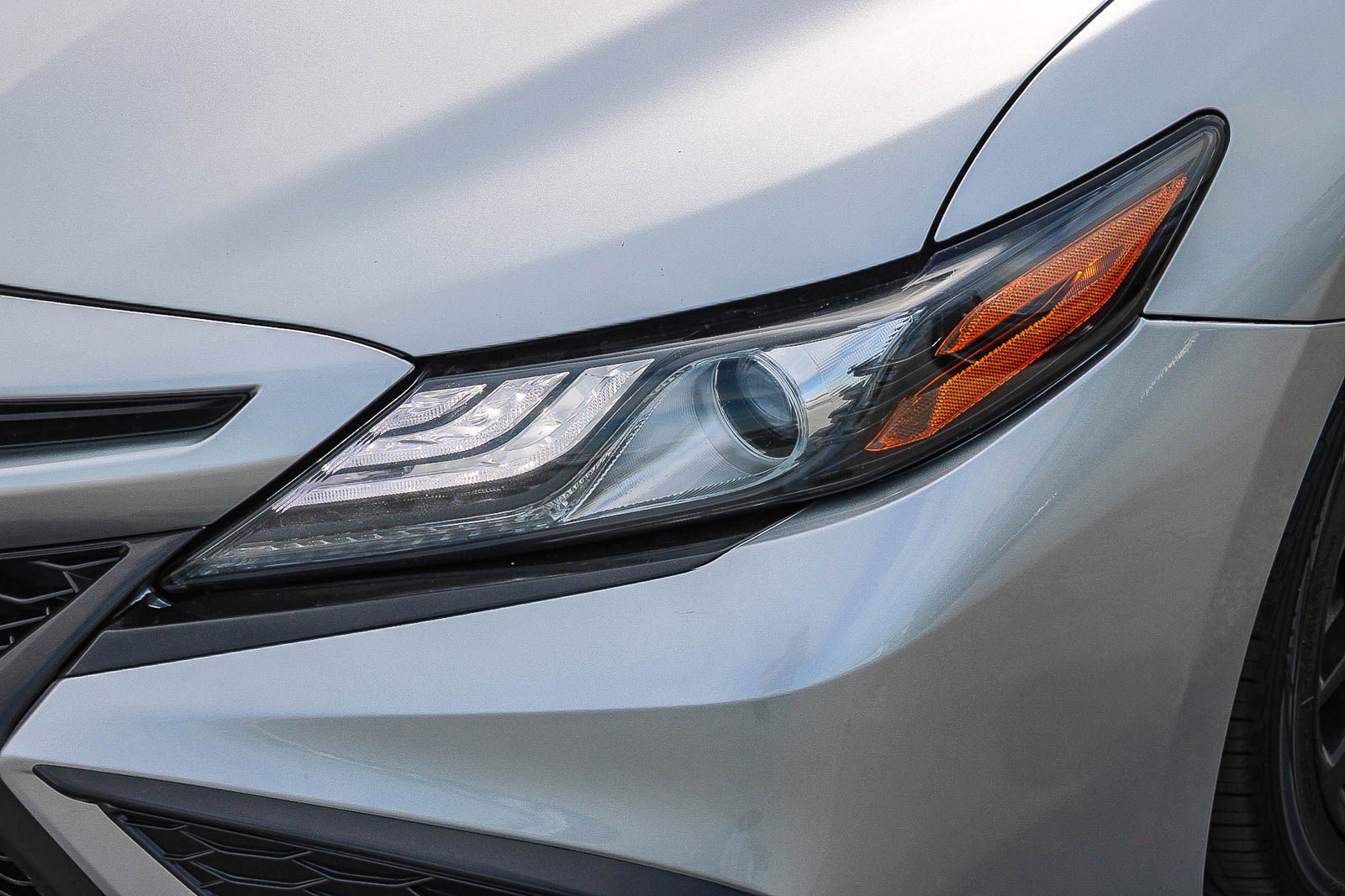 Used 2022 Toyota Camry XSE image 5