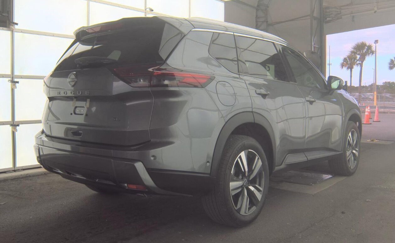 Used 2026 Nissan Rogue SL image 6