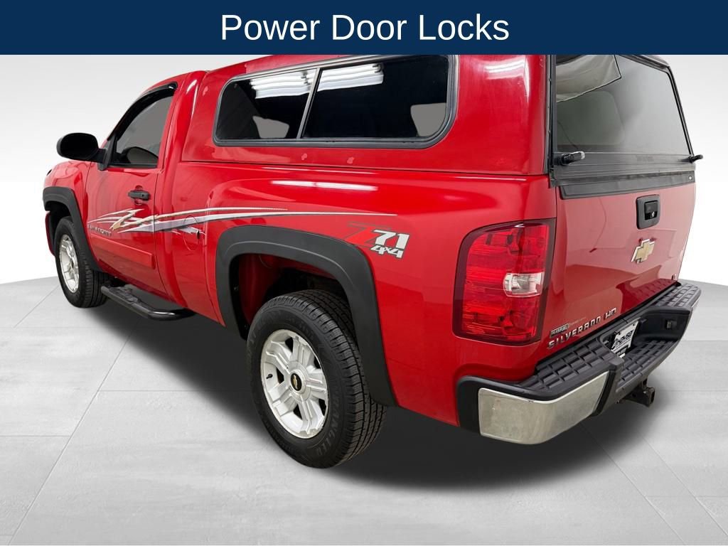 Used 2008 Chevrolet Silverado 1500 LT w/ Suspension Package, Off-Road image 8