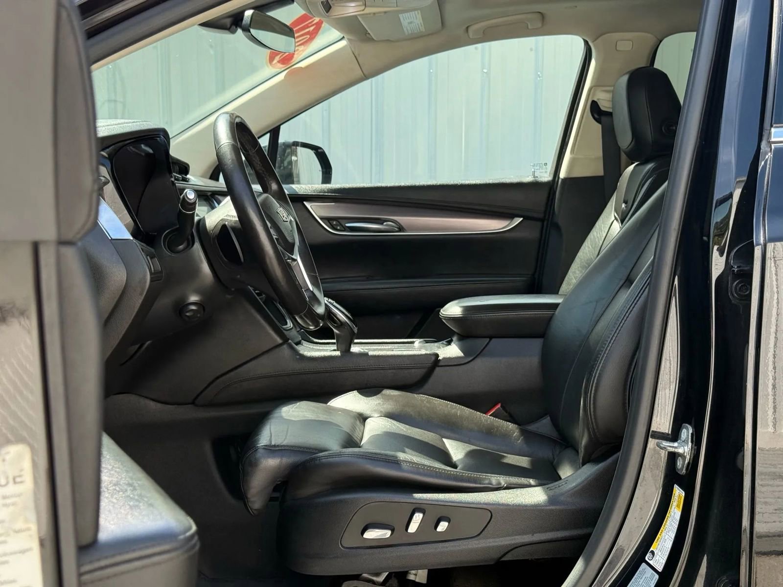 Used 2017 Cadillac XT5 Luxury image 10