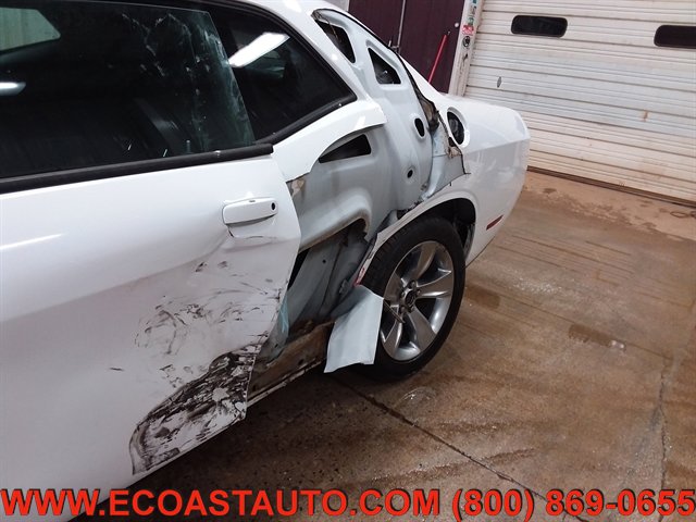 Used 2016 Dodge Challenger SXT image 17