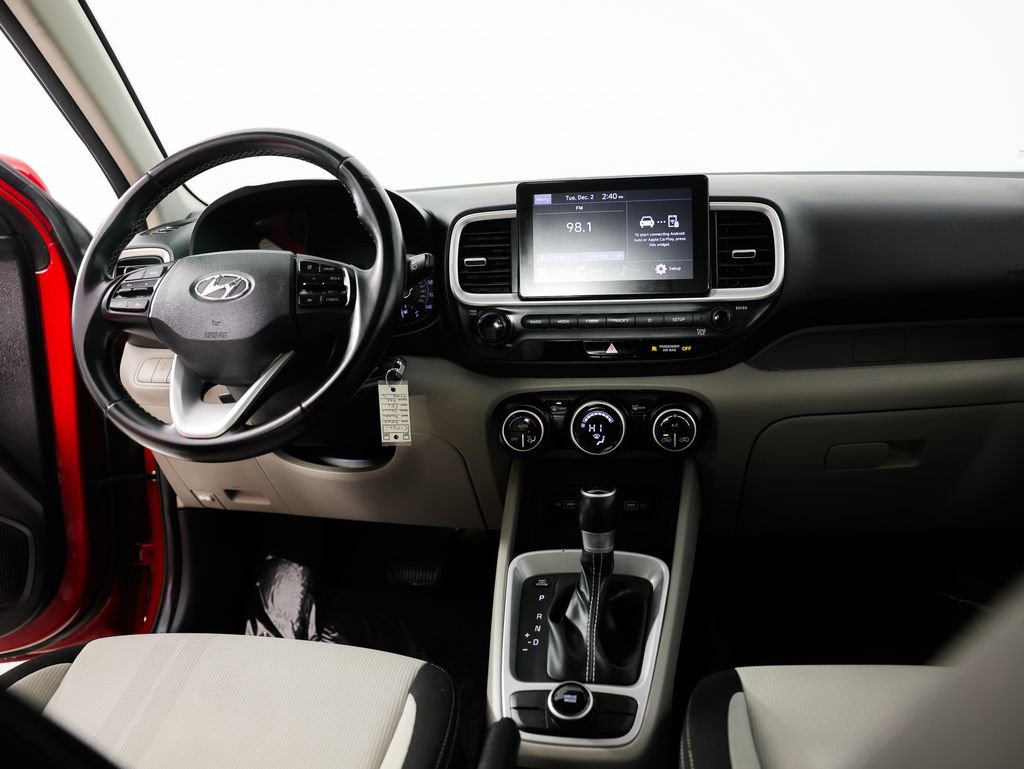 Used 2022 Hyundai Venue SEL image 19